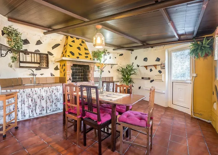 Alejandrina 펜션 *