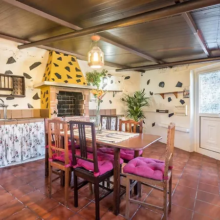 Alejandrina Tatil Evi *